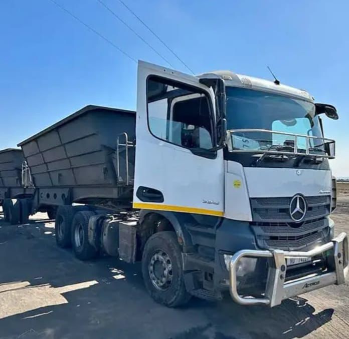 34 Ton Side Tippers Trucks